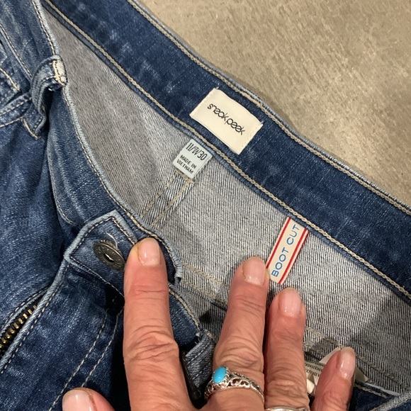 Sneak peek Flare Jeans - Picture 3 of 8